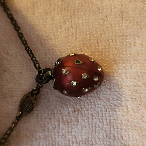 FREE with purchase Juicy Couture strawberry necklace 18" - Picture 2 of 4